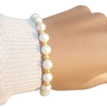 Amelia natural pearls and gold bracelet by Marie france Design